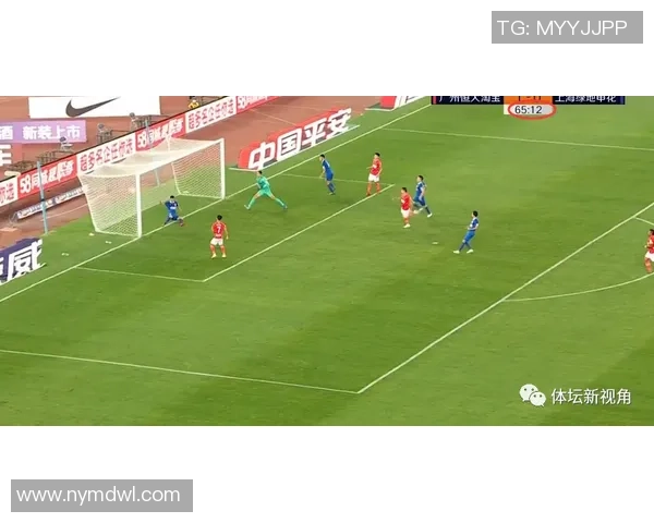 双面足球明星的魅力与风采展现海报图片欣赏