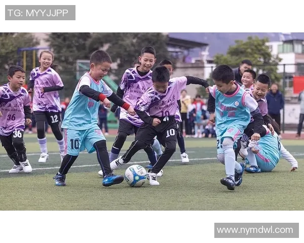 学习足球明星的带球技巧提升你的球技与场上表现 学习足球明星的带球技巧提升你的球技与场上表现