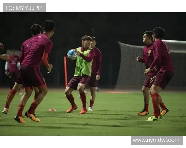 近视眼足球明星的奋斗与荣耀：他们如何克服视力障碍成就辉煌职业生涯